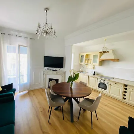 Le Nid Blanc Centre Nizza