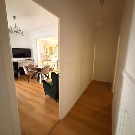 Le Nid Blanc Centre Apartment